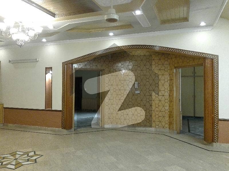 1 Kanal House Situated In Model Town - Block H For rent