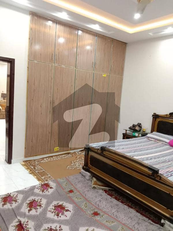 ڈی ایچ اے فیز 7 - بلاک وائے فیز 7,ڈیفنس (ڈی ایچ اے),لاہور میں 4 کمروں کا 10 مرلہ مکان 3.6 کروڑ میں برائے فروخت۔