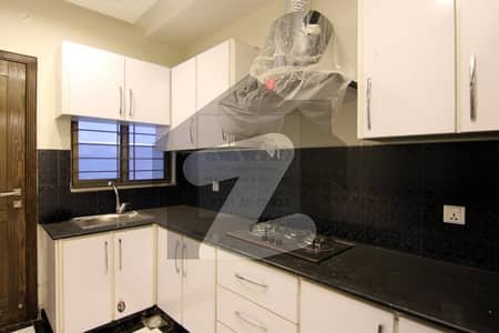 فارمانئیٹس ہاؤسنگ سکیم لاہور میں 5 کمروں کا 10 مرلہ مکان 3.1 کروڑ میں برائے فروخت۔