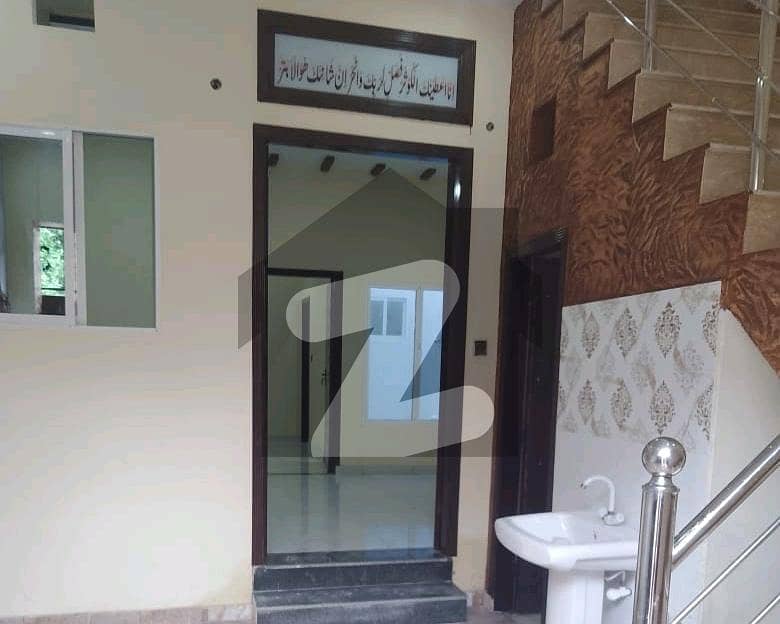 گلبرگ ویلی فیصل آباد میں 3 کمروں کا 2 مرلہ مکان 75.0 لاکھ میں برائے فروخت۔