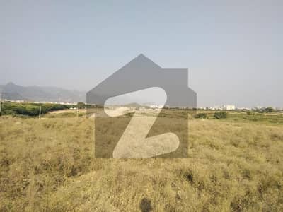 5 marla plot for sale in e-12