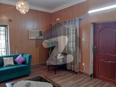 گلستان کالونی راولپنڈی میں 4 کمروں کا 1 کنال مکان 80.0 ہزار میں کرایہ پر دستیاب ہے۔