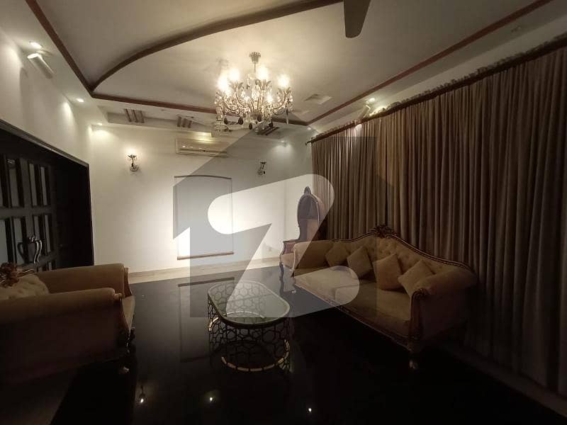 ڈی ایچ اے فیز 5 ڈیفنس (ڈی ایچ اے),لاہور میں 5 کمروں کا 1 کنال مکان 9.4 کروڑ میں برائے فروخت۔