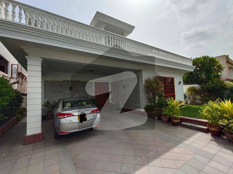 Well Mainanted Bungalow Prime Location Chance Deal 550 Sq Yard Banglow Avaliable For Sale In Khayaban - E - Badban Dha Phase 5 Karachi