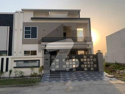 10 Marla Beautiful House For Sale In DC ColOny Gujranwala
