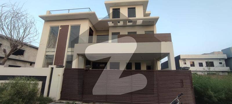 ڈی ۔ 17 اسلام آباد میں 8 کمروں کا 14 مرلہ مکان 1.0 لاکھ میں کرایہ پر دستیاب ہے۔