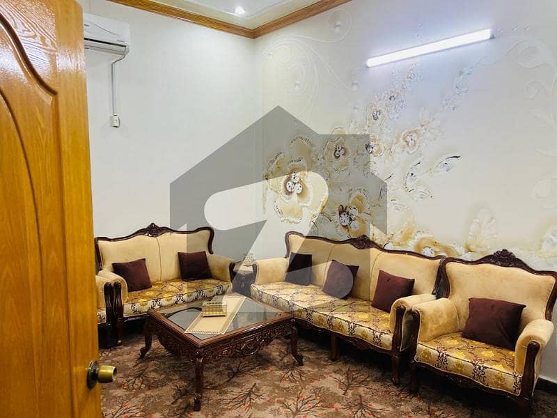 خیابان کالونی 2 فیصل آباد میں 3 کمروں کا 8 مرلہ مکان 2.25 کروڑ میں برائے فروخت۔