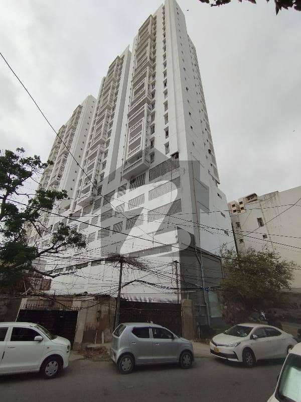 کلفٹن ۔ بلاک 8 کلفٹن,کراچی میں 3 کمروں کا 9 مرلہ فلیٹ 1.7 لاکھ میں کرایہ پر دستیاب ہے۔