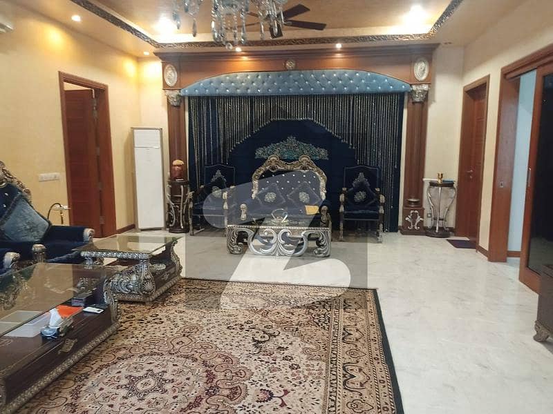 2000 Square Yards Bungalow For Rent