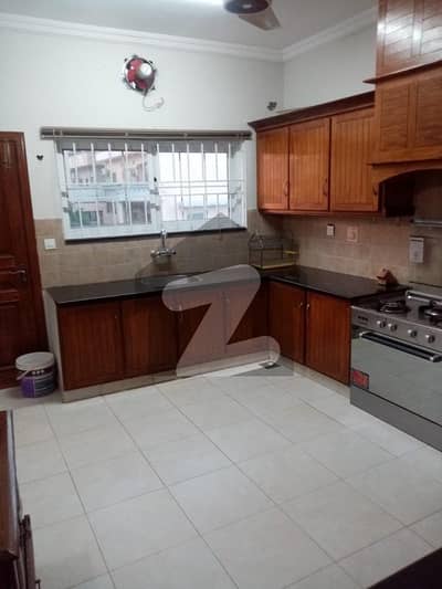 E 11/3 Kanal Upper Portion 4-bedrooms with baths, D. D, TV Lounge,