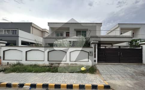 500 Square Yards Brand New Independent House On "80 Ft Double Road" In Gated & Secure AFOHS New
Malir