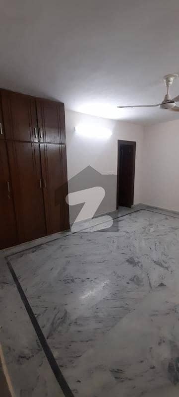 Kanal lower ground ( Basement ) available for rent
