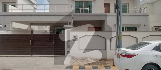 Prime Location Falcon Complex New Malir 500 Square Yards House Up For rent