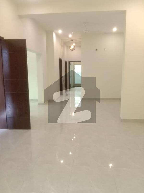 نیو مسلم ٹاؤن لاہور میں 6 کمروں کا 2 کنال مکان 20.0 کروڑ میں برائے فروخت۔