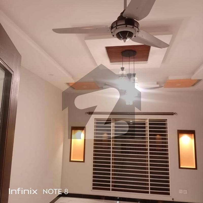 10 Marla Beautiful HOUSE for Sale University Town Block D, University