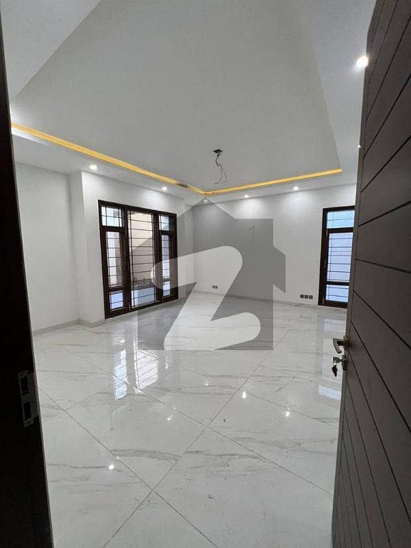 کے ڈی اے سکیم 1 کراچی میں 5 کمروں کا 1 کنال مکان 22.0 کروڑ میں برائے فروخت۔