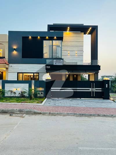 Brand New Boulevard House In Bahria Town