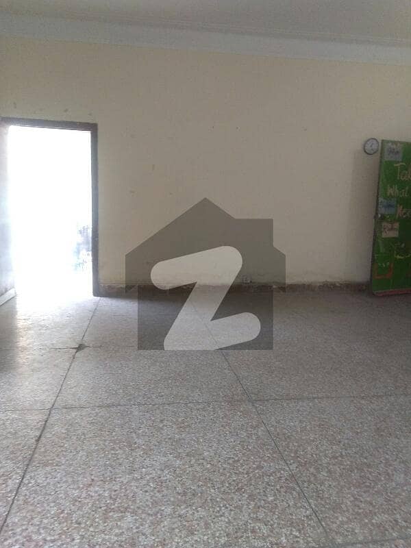 گارڈن ٹاؤن - بابر بلاک گارڈن ٹاؤن,لاہور میں 3 کمروں کا 2 کنال مکان 14.0 کروڑ میں برائے فروخت۔