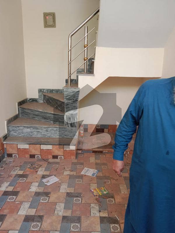 سمن آباد ۔ بلاک این سمن آباد,لاہور میں 4 کمروں کا 3 مرلہ مکان 45.0 ہزار میں کرایہ پر دستیاب ہے۔