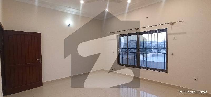 Dha phase 2, 1 kanal house available for rent.