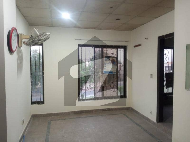 5 marla uper portion 2 bedroom k sat gass available in tulip ext bahria town Lahore