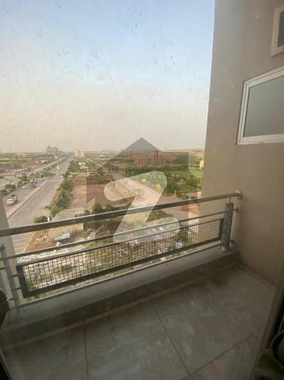 3 bed Room Flat For Sale in Gulberg