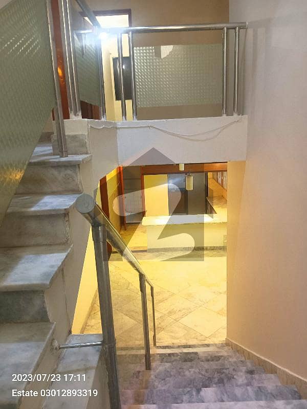 5-Bed Lounge Duplex double story total 240 yds Rent main road