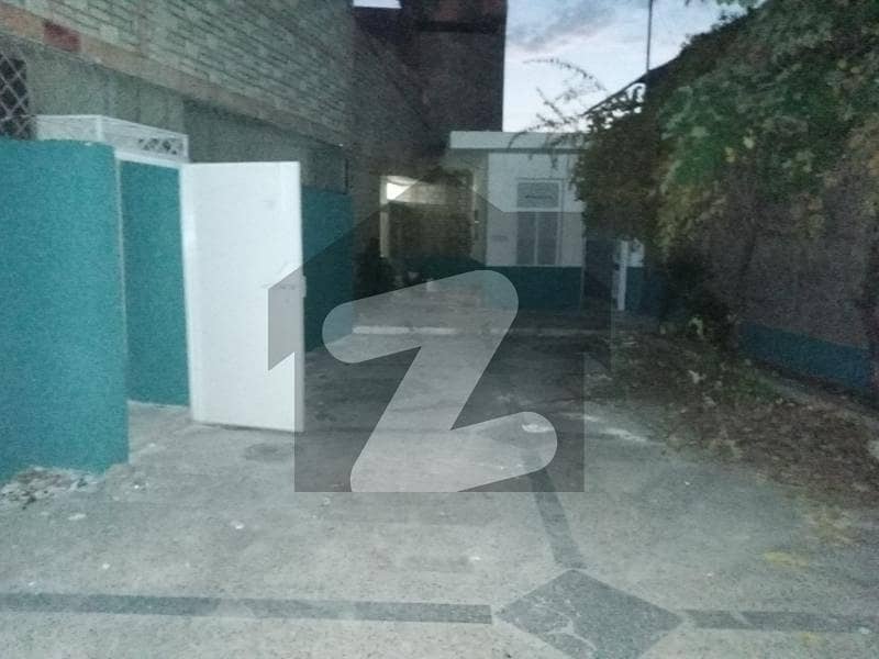 65 Marla Commercial House Available For Rent 65 Marla Commercial House Available For Rent