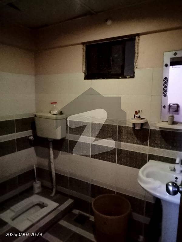 ناظم آباد 4 ناظم آباد,کراچی میں 2 کمروں کا 5 مرلہ فلیٹ 95.0 لاکھ میں برائے فروخت۔