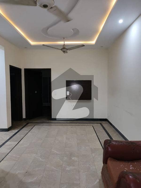 المدینہ ایونیو لاہور میں 2 کمروں کا 5 مرلہ زیریں پورشن 30.0 ہزار میں کرایہ پر دستیاب ہے۔