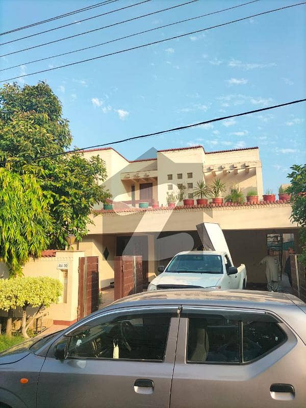 ڈی ایچ اے فیز 4 ڈیفنس (ڈی ایچ اے),لاہور میں 5 کمروں کا 1 کنال مکان 6.15 کروڑ میں برائے فروخت۔