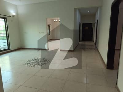 10 Marla 3 Bed Old Design Well Maintained Apartment For Rent In Askari 11