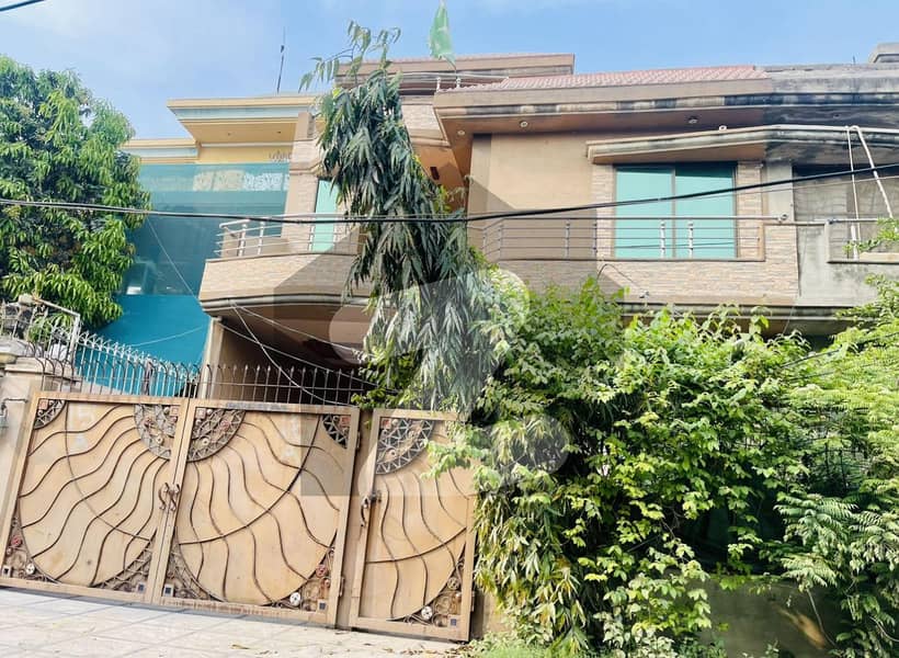 10 Mrla double house for sale in Margzar main Marghzar Officers Colony