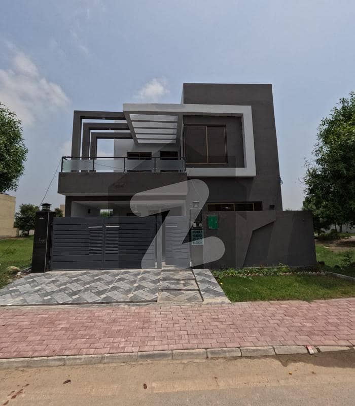 4 BEDS BRAND NEW 8 MARLA HOUSE FOR RENT LOCATED IN BAHRIA ORCHARD LAHORE