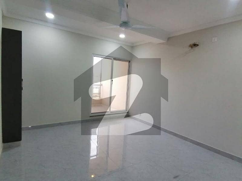 Get This Amazing 1450 Square Feet Flat Available In The Royal Mall and Residency