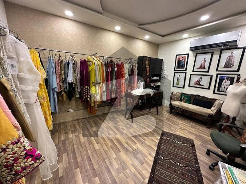 ایم ایم عالم روڈ گلبرگ,لاہور میں 8 مرلہ دکان 7.5 لاکھ میں کرایہ پر دستیاب ہے۔