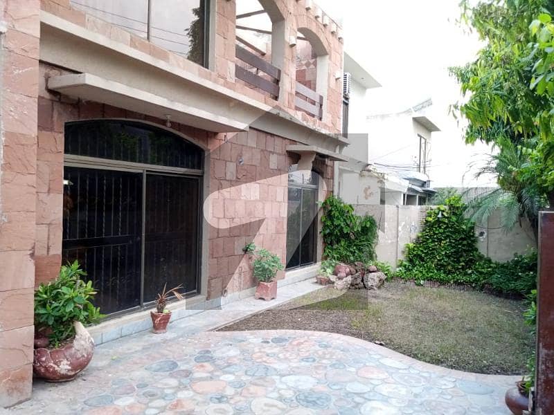 14 Marla Full House Available For Rent ( Near Adil Hospital )