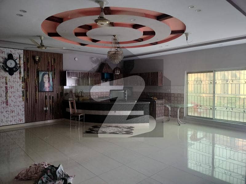 پنجاب سمال انڈسٹریز کالونی لاہور میں 4 کمروں کا 14 مرلہ مکان 3.9 کروڑ میں برائے فروخت۔