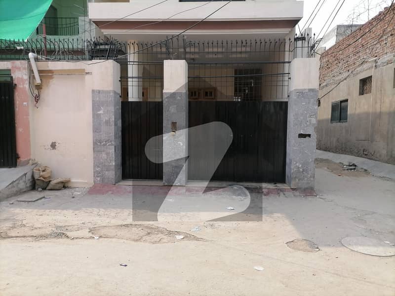 A Well Designed Upper Portion Is Up For rent In An Ideal Location In Satiana Road