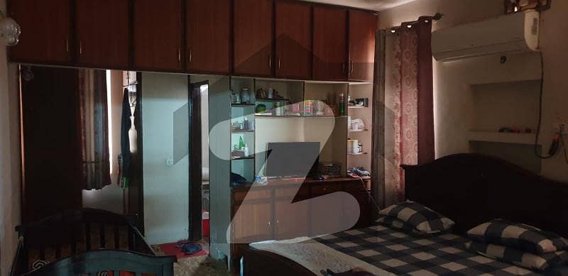 فیصل ٹاؤن لاہور میں 6 کمروں کا 1 کنال مکان 5.0 لاکھ میں کرایہ پر دستیاب ہے۔
