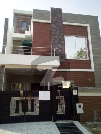 Complete 5 Marla House Unit--- Near to Society Gate