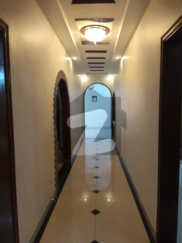 ٹیپو سلطان روڈ کراچی میں 4 کمروں کا 12 مرلہ بالائی پورشن 1.65 لاکھ میں کرایہ پر دستیاب ہے۔