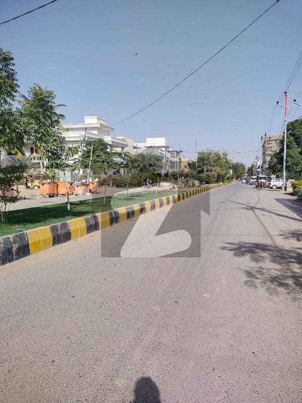 گلستانِِ جوہر ۔ بلاک 4 گلستانِ جوہر,کراچی میں 10 مرلہ رہائشی پلاٹ 3.9 کروڑ میں برائے فروخت۔