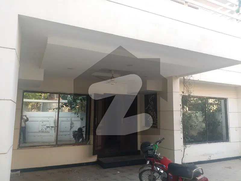18 MARLA COMMERCIAL USE HOUSE FOR RENT GULBERG AND UPPER MALL LAHORE