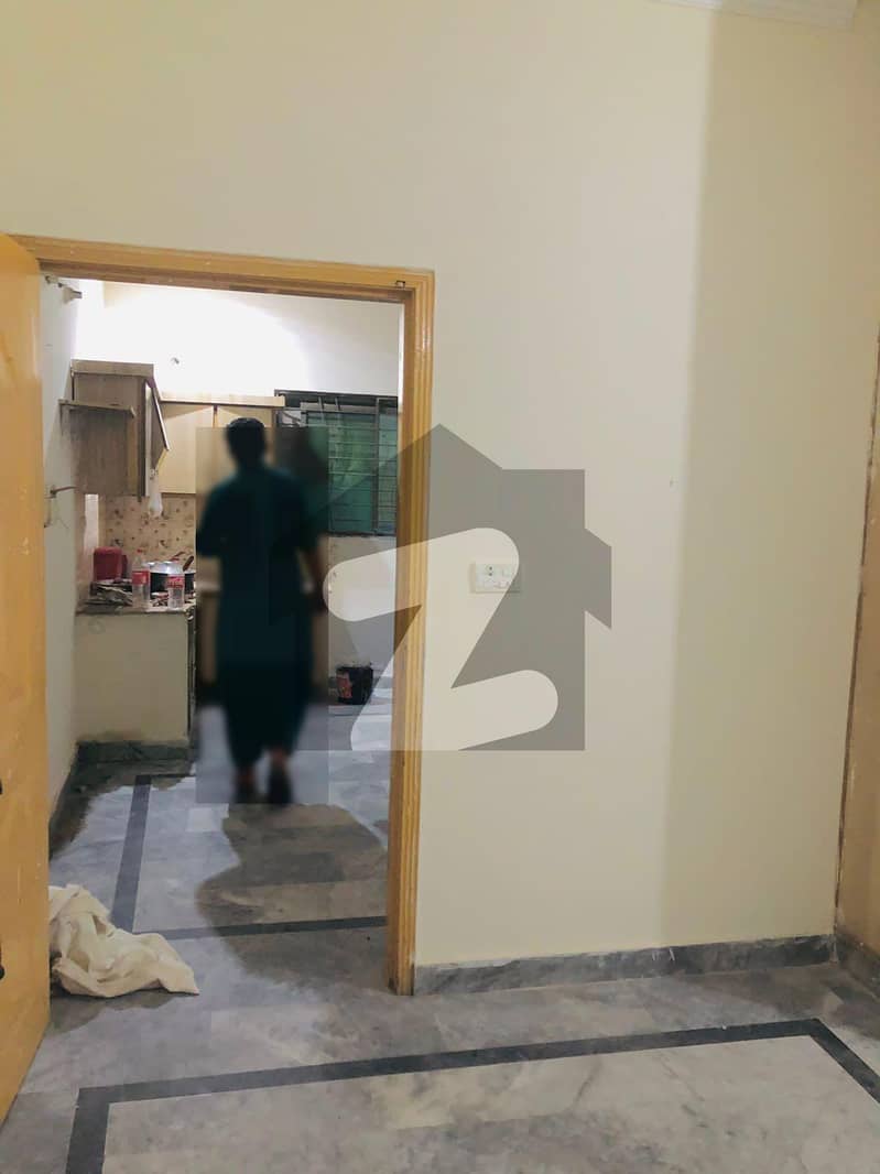 کالج روڈ لاہور میں 2 کمروں کا 2 مرلہ مکان 55.0 لاکھ میں برائے فروخت۔