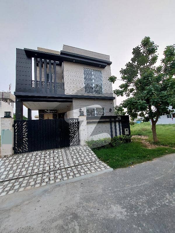 5-Marla Modern style Brand new designer House with imported fixtures & fittings for rent in Phase-9 Town