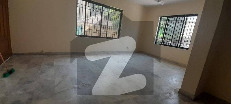 Outclass 4 Bedroom Full House Available In F-11 For Rent