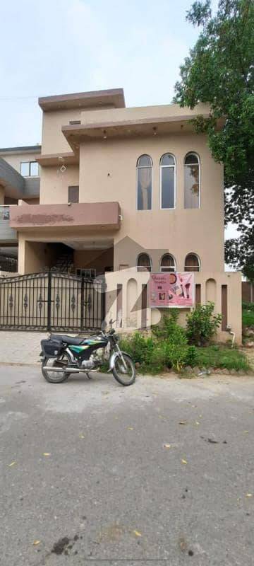 خیابانِ امین ۔ بلاک ایل خیابانِ امین,لاہور میں 4 کمروں کا 5 مرلہ مکان 1.45 کروڑ میں برائے فروخت۔