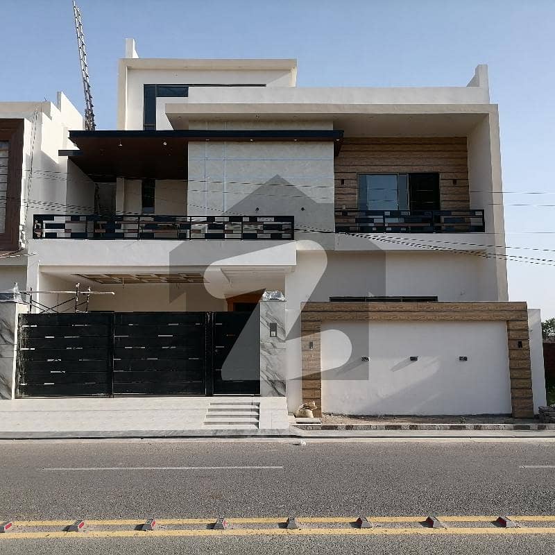 House For Grabs In 10 Marla Sahiwal