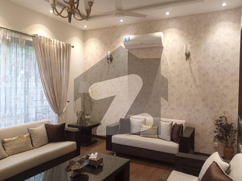 گارڈن ٹاؤن - بابر بلاک گارڈن ٹاؤن,لاہور میں 6 کمروں کا 1 کنال مکان 6.0 کروڑ میں برائے فروخت۔